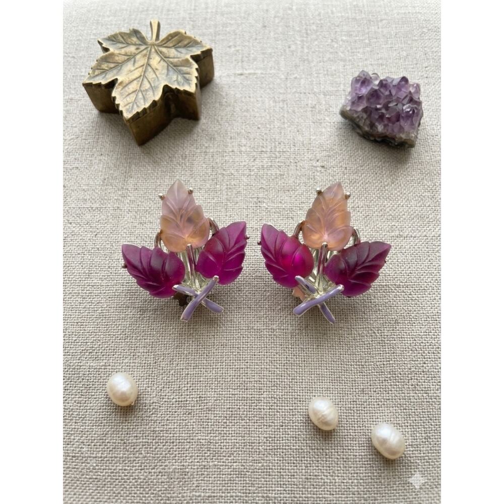 Vintage Mid-Century Star Molded Leaf Clip-On Earrings